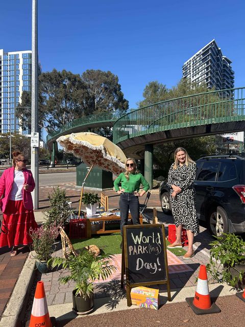 Bateman's Town Teams receive $5,000  Main Image